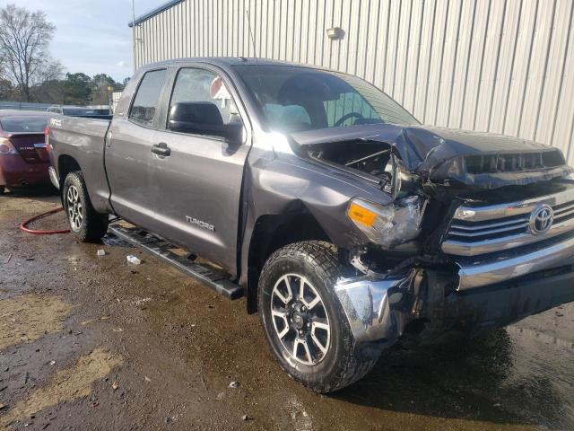 5TFRM5F13HX115431 - 2017 TOYOTA TUNDRA DOUBLE CAB SR/SR5 GRAY photo 4