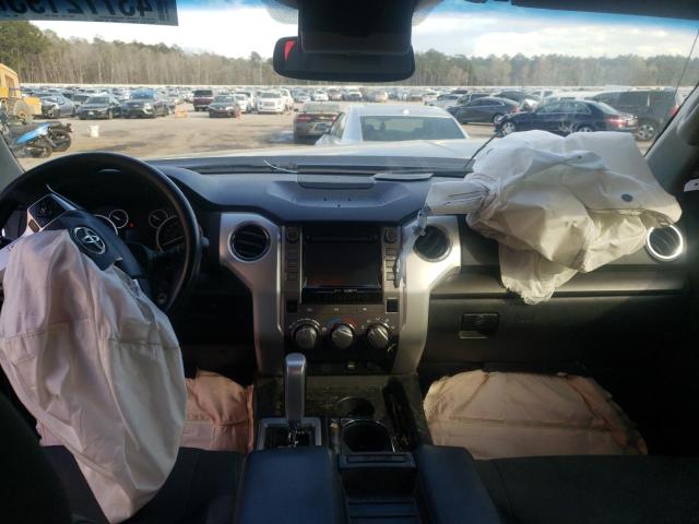 5TFRM5F13HX115431 - 2017 TOYOTA TUNDRA DOUBLE CAB SR/SR5 GRAY photo 8