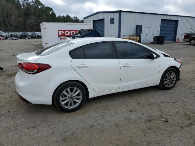 3KPFL4A72HE108336 - 2019 KIA FORTE LX WHITE photo 3