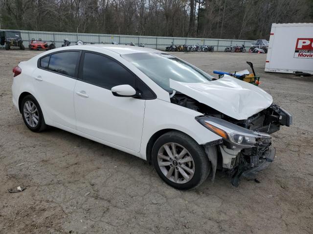 3KPFL4A72HE108336 - 2019 KIA FORTE LX WHITE photo 4