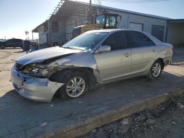 4T1BF32K65U110621 - 2005 TOYOTA CAMRY LE SILVER photo 1
