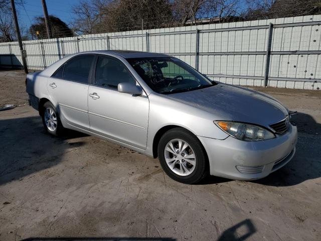 4T1BF32K65U110621 - 2005 TOYOTA CAMRY LE SILVER photo 4