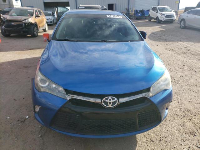 4T1BF1FKXGU560578 - 2016 TOYOTA CAMRY LE BLUE photo 5