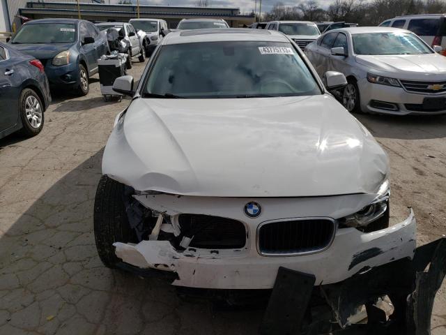 WBA8A3C51JA357723 - 2018 BMW 320 XI WHITE photo 5