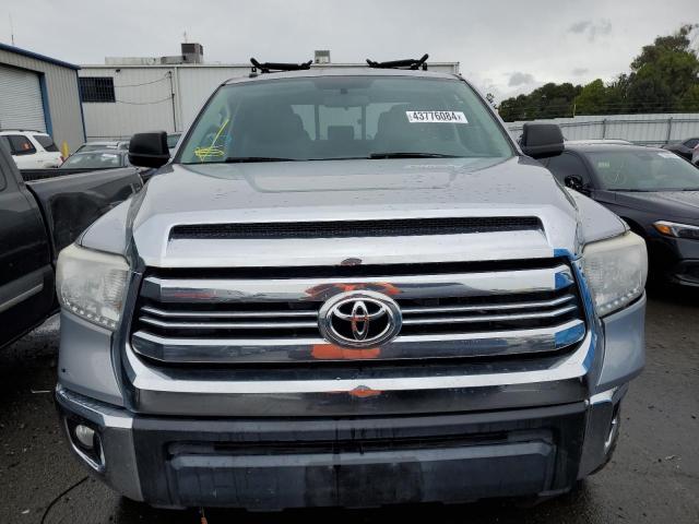 5TFUY5F14GX558605 - 2016 TOYOTA TUNDRA DOUBLE CAB SR/SR5 SILVER photo 5
