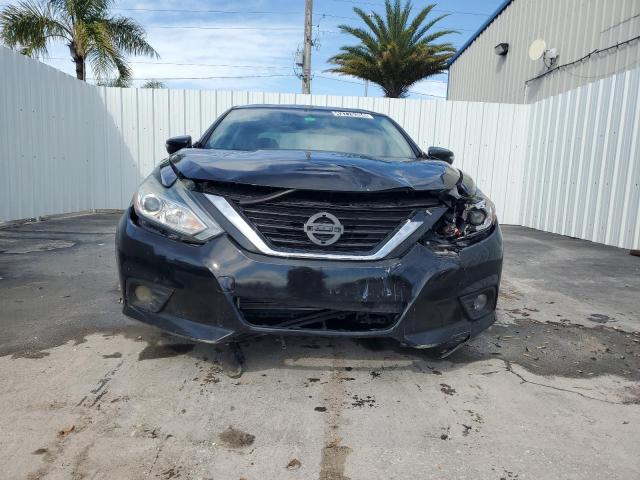 1N4AL3AP2HC476842 - 2017 NISSAN ALTIMA 2.5 BLACK photo 5