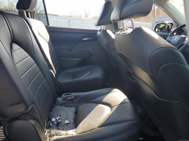 5TDGZRBH4MS100973 - 2021 TOYOTA HIGHLANDER XLE WHITE photo 11