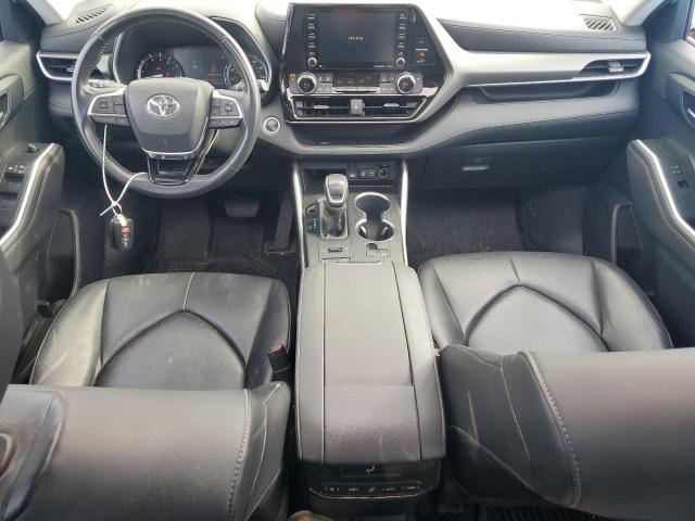 5TDGZRBH4MS100973 - 2021 TOYOTA HIGHLANDER XLE WHITE photo 8