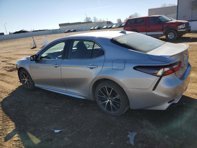 4T1G11AK6MU477737 - 2021 TOYOTA CAMRY SE SILVER photo 2