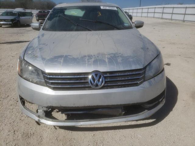 1VWBN7A34DC084384 - 2013 VOLKSWAGEN PASSAT SE SILVER photo 5