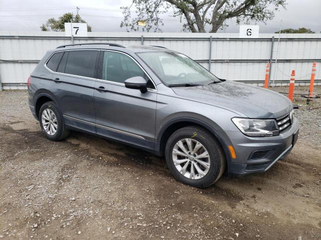 3VV3B7AX8JM210017 - 2018 VOLKSWAGEN TIGUAN SE GRAY photo 4