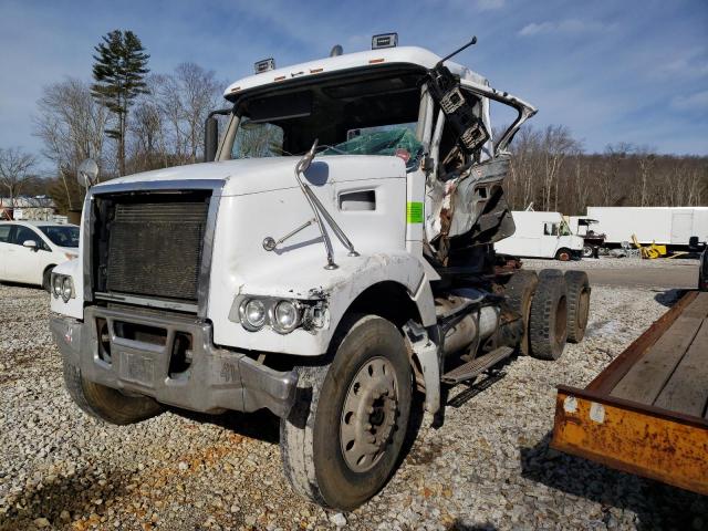 4V4KC9GH07N445095 - 2007 VOLVO VHD WHITE photo 2