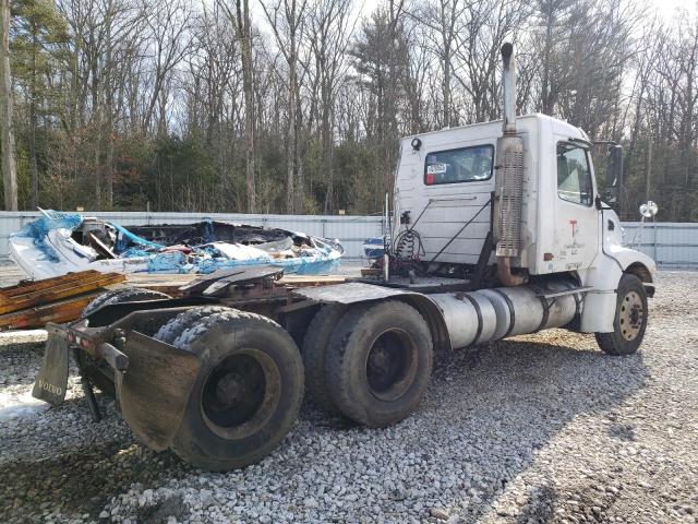 4V4KC9GH07N445095 - 2007 VOLVO VHD WHITE photo 4