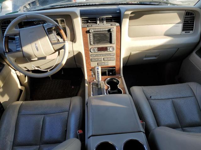 5LMJJ2J5XEEL07136 - 2014 LINCOLN NAVIGATOR SILVER photo 8