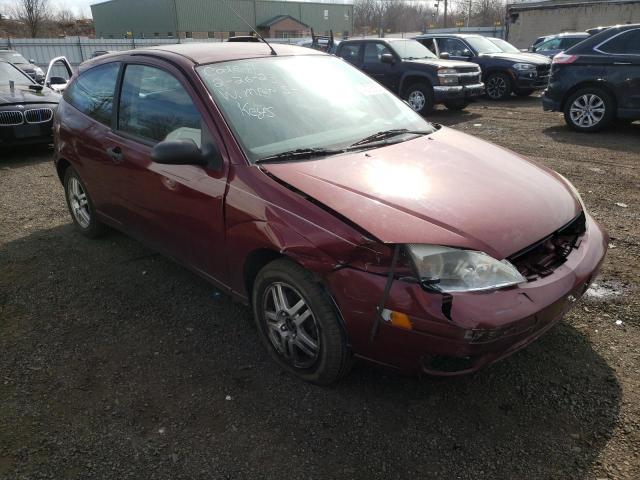 1FAHP31N17W229942 - 2007 FORD FOCUS SE ZX3 RED photo 4