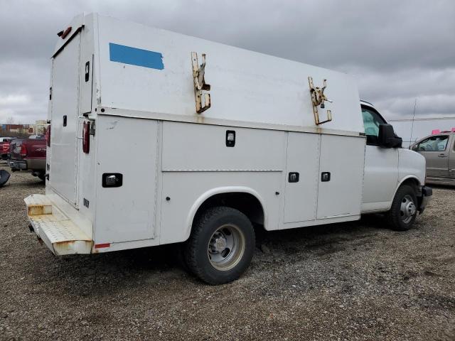 1HA3GRCG2HN009654 - 2017 CHEVROLET EXPRESS G3 WHITE photo 3