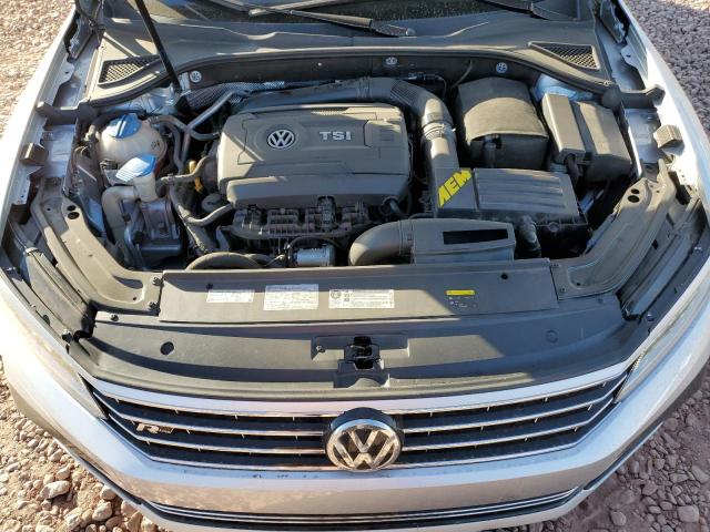 1VWDT7A34HC056895 - 2017 VOLKSWAGEN PASSAT R-LINE ვერცხლისფერი ფოტო 11