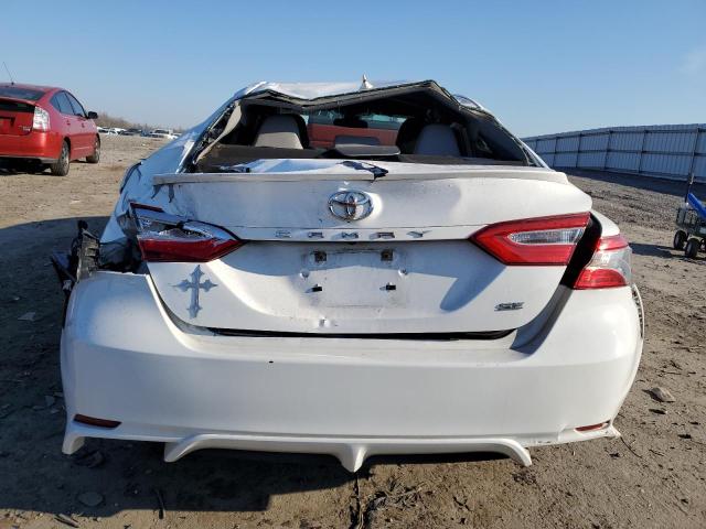 4T1G11AK1LU305520 - 2020 TOYOTA CAMRY SE WHITE photo 6