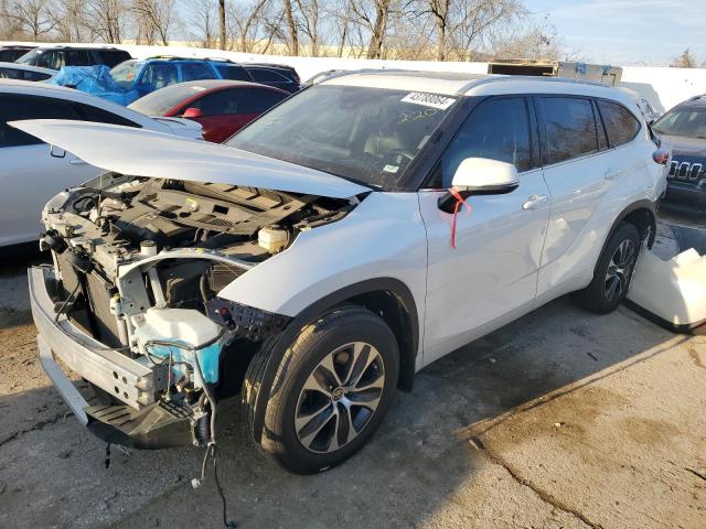5TDHZRBH3NS573267 - 2022 TOYOTA HIGHLANDER XLE WHITE photo 1