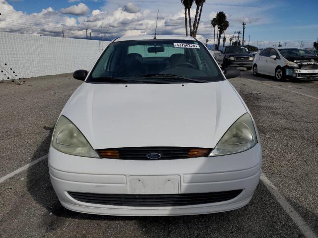 1FAHP34382W230265 - 2002 FORD FOCUS SE WHITE photo 5