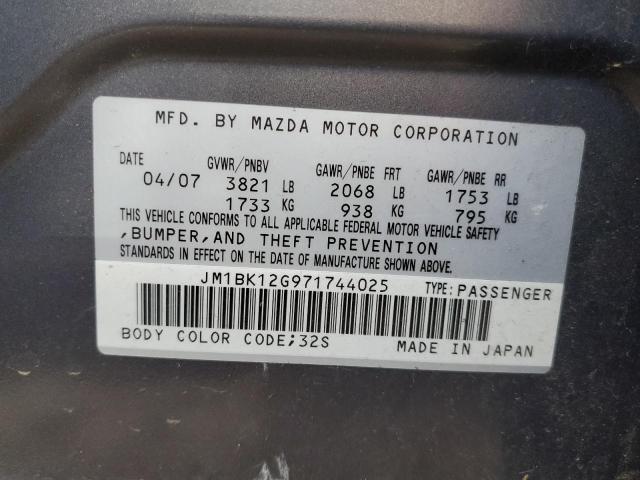 JM1BK12G971744025 - 2007 MAZDA 3 I GRAY photo 12