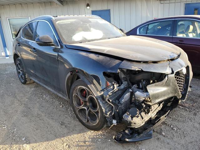 ZASPAKBN1K7C69156 - 2019 ALFA ROMEO STELVIO TI BLACK photo 4