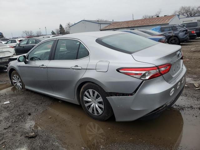 4T1B31HK5JU508076 - 2018 TOYOTA CAMRY LE SILVER photo 2