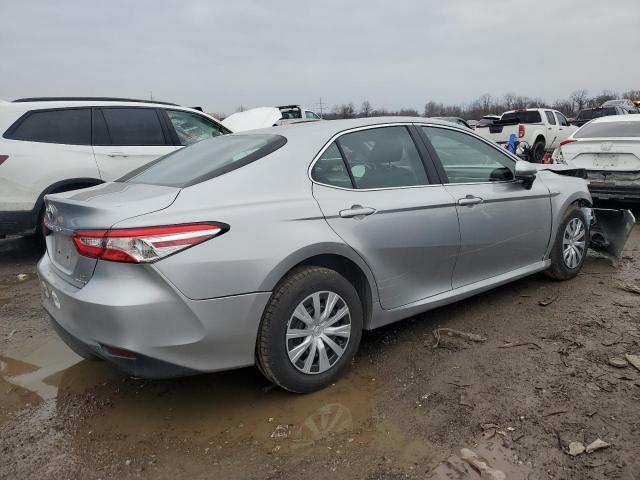 4T1B31HK5JU508076 - 2018 TOYOTA CAMRY LE SILVER photo 3