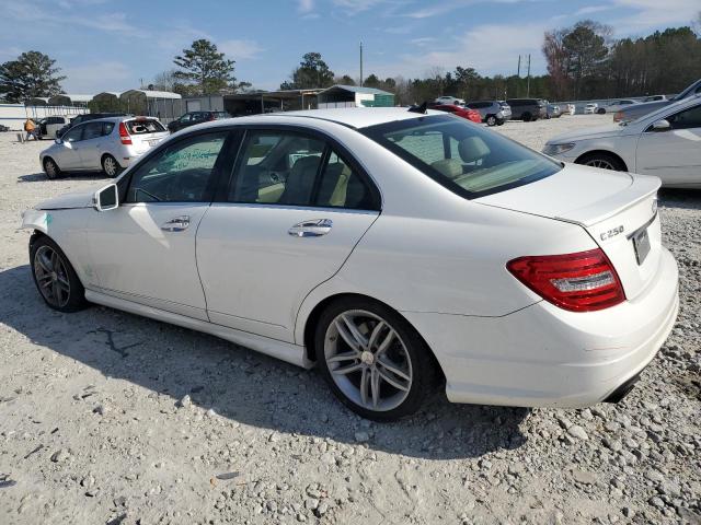 WDDGF4HBXDR291771 - 2013 MERCEDES-BENZ C 250 WHITE photo 2