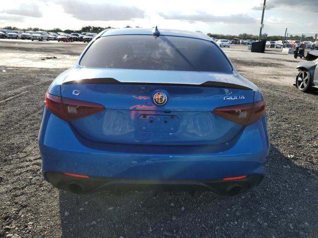 ZARFAECN1J7564895 - 2018 ALFA ROMEO GIULIA TI BLUE photo 6