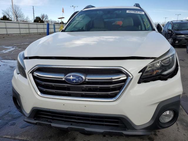 4S4BSAFC5J3313728 - 2018 SUBARU OUTBACK 2.5I PREMIUM WHITE photo 5