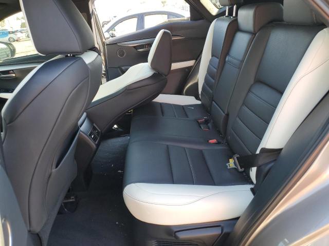 JTJSARBZ4M2180743 - 2021 LEXUS NX 300 BASE 银色 照片 11