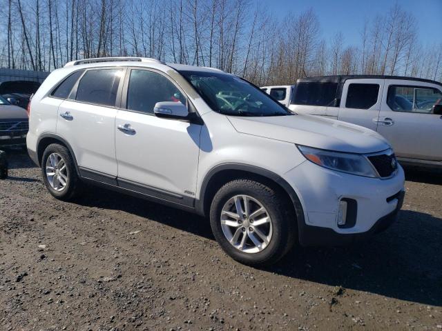 5XYKTCA64EG488147 - 2014 KIA SORENTO LX WHITE photo 4