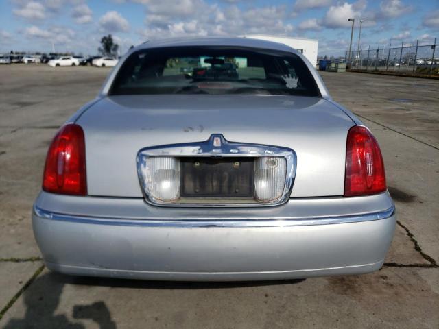 1LNHM81W61Y673074 - 2001 LINCOLN TOWN CAR EXECUTIVE SILVER photo 6