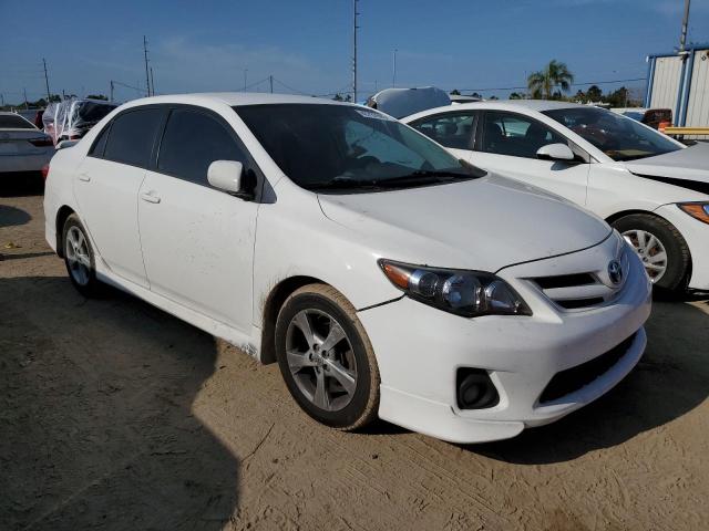 5YFBU4EE0CP012782 - 2012 TOYOTA COROLLA BASE WHITE photo 4