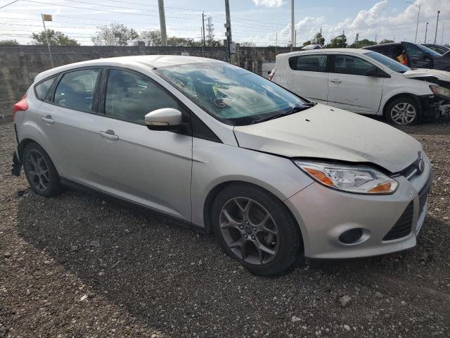 1FADP3K23EL313925 - 2014 FORD FOCUS SE SILVER photo 4