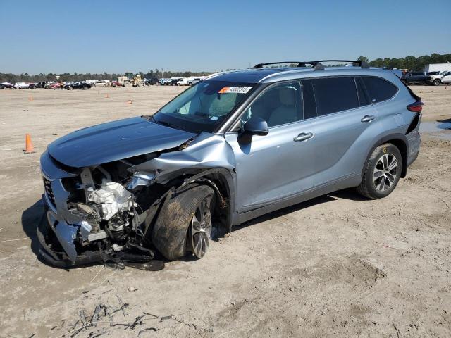 5TDGZRAH1LS023866 - 2020 TOYOTA HIGHLANDER XLE 银色 照片 1