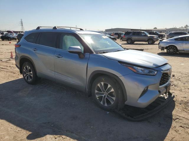 5TDGZRAH1LS023866 - 2020 TOYOTA HIGHLANDER XLE 银色 照片 4