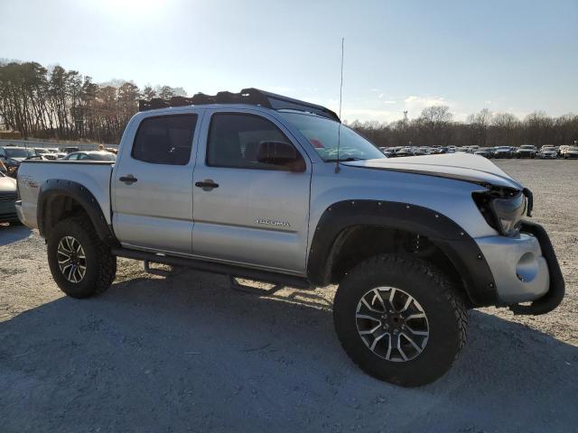 3TMJU62N37M036759 - 2007 TOYOTA TACOMA DOUBLE CAB PRERUNNER SILVER photo 4