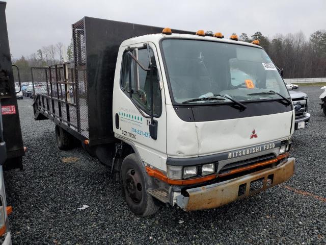 JW6AAF1HX1L000337 - 2001 MITSUBISHI FE 639 WHITE photo 4