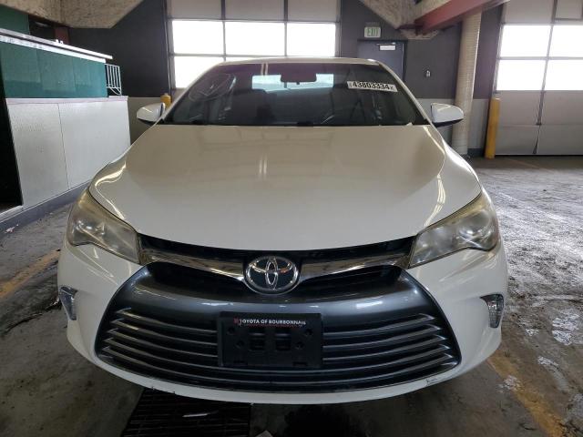 4T1BF1FK7HU374143 - 2017 TOYOTA CAMRY LE WHITE photo 5