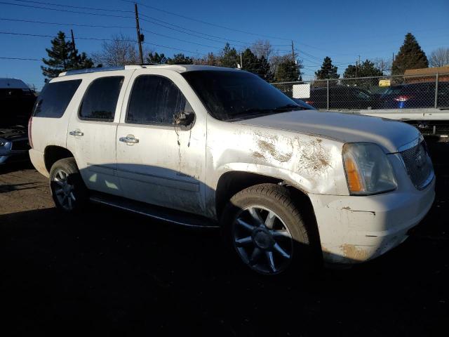 1GKS2EEF7BR105036 - 2011 GMC YUKON DENALI WHITE photo 4