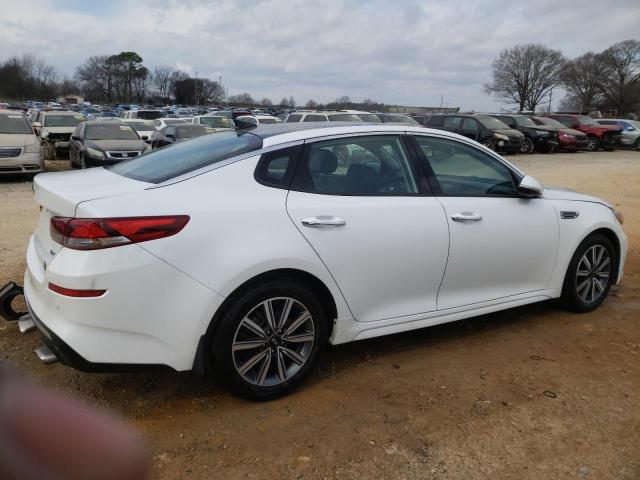 5XXGU4L12LG433059 - 2020 KIA OPTIMA EX WHITE photo 3