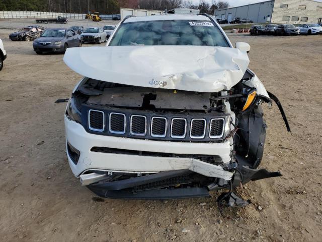 3C4NJCBB9JT461723 - 2018 JEEP COMPASS LATITUDE WHITE photo 5