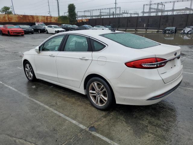 3FA6P0HD7JR253157 - 2018 FORD FUSION SE WHITE photo 2