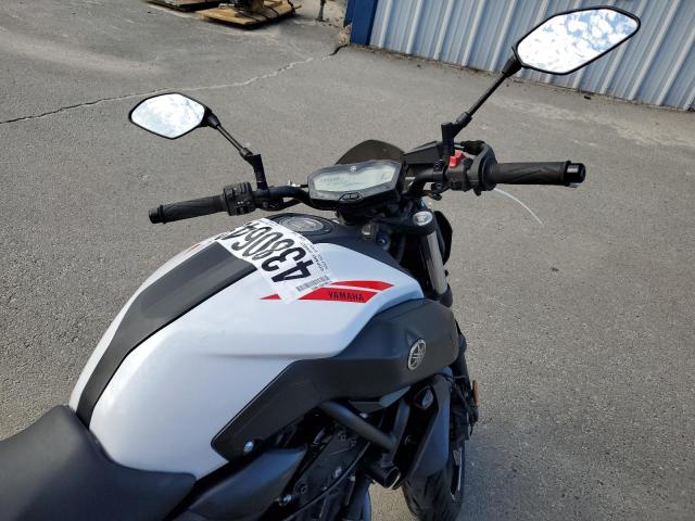 JYARM27E9JA001180 - 2018 YAMAHA MT07 TWO TONE photo 5