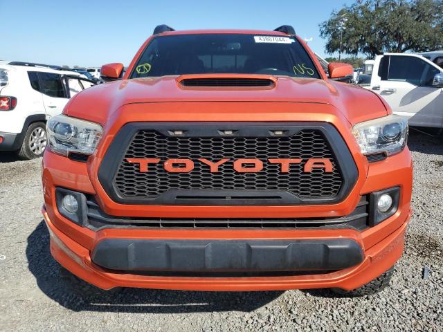 5TFCZ5AN6JX159060 - 2018 TOYOTA TACOMA DOUBLE CAB ORANGE photo 5