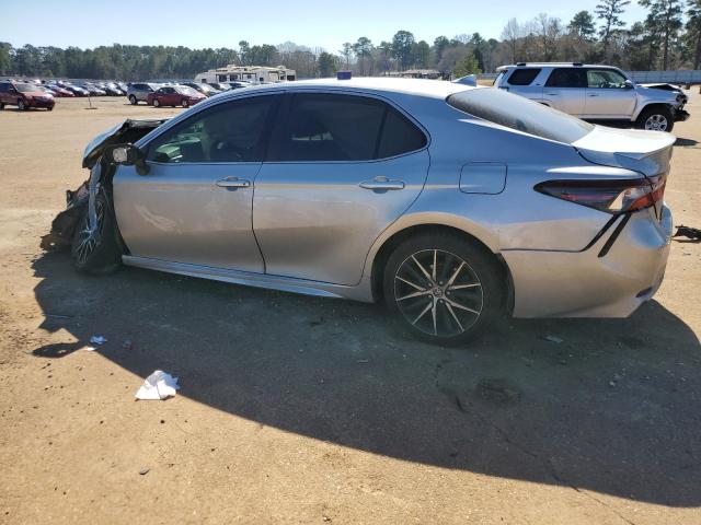 4T1G11AK6MU585260 - 2021 TOYOTA CAMRY SE SILVER photo 2