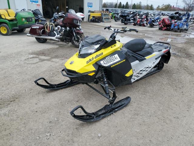 2BPSUHNC5NV000174 - 2022 SKI DOO SNOWMOBILE YELLOW photo 2