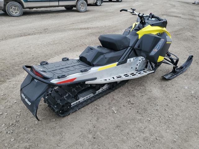 2BPSUHNC5NV000174 - 2022 SKI DOO SNOWMOBILE YELLOW photo 4